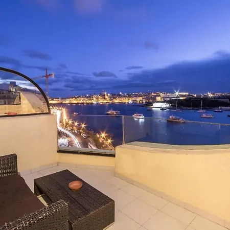 G20 - Seafront Penthouse Appartement Sliema