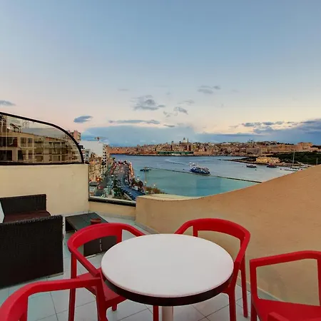 G20 - Seafront Penthouse *