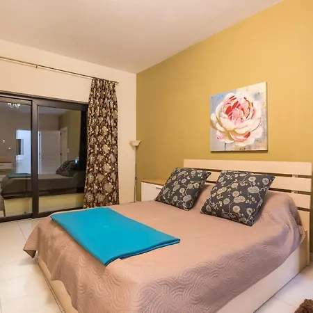 Appartement G20 - Seafront Penthouse
