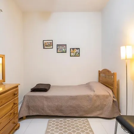 G20 - Seafront Penthouse Appartement