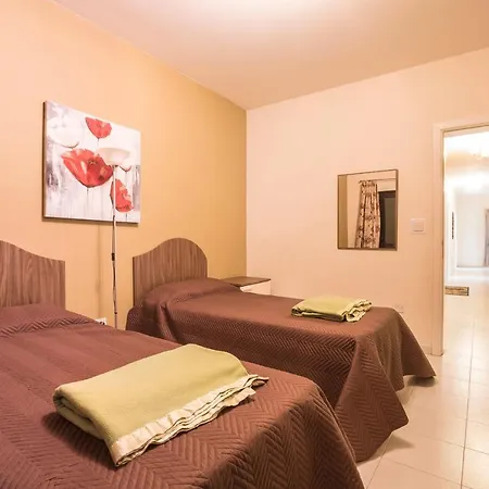 G20 - Seafront Penthouse Appartement