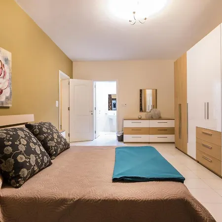 G20 - Seafront Penthouse